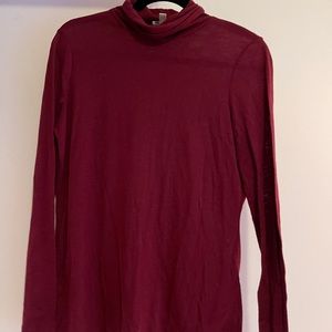 Lightweight turtleneck shirt
